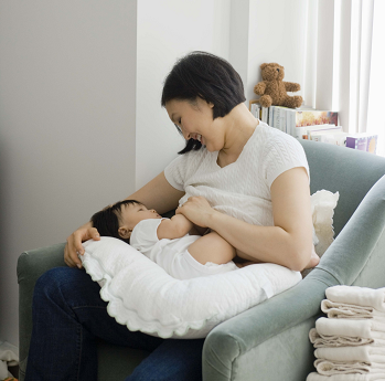 Mẹo khi cho con bú: Cách tạo không gian riêng khi cho con bú