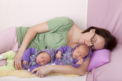 Rắc rối nhân đôi – 4 lời khuyên cho việc cho bú sinh đôi, hoặc sinh ba, hoặc….